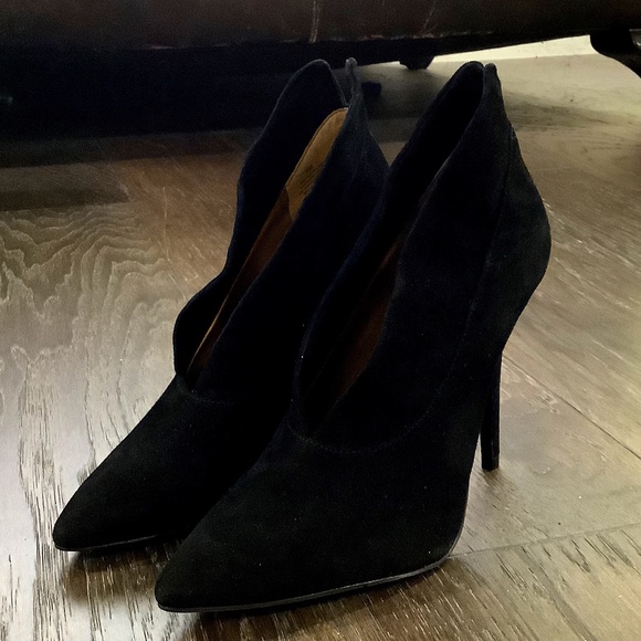 Nine West gorgeous high heels suede CLOSET CLEARANCE!!! - Picture 1 of 5